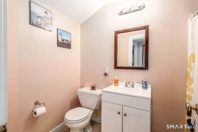 70 Dodgingtown Road, Bethel, CT 06801