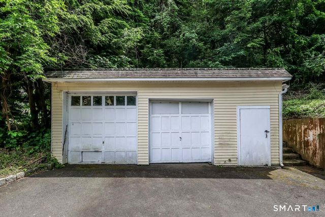70 Dodgingtown Road, Bethel, CT 06801