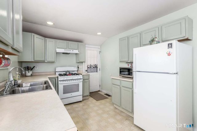 70 Dodgingtown Road, Bethel, CT 06801