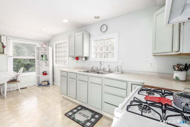 70 Dodgingtown Road, Bethel, CT 06801