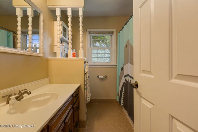11911 Running Creek Rd, Louisville, KY 40243