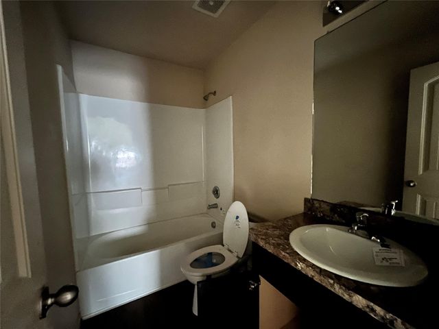 1639 Mustang Canyon Way, Houston, TX 77049