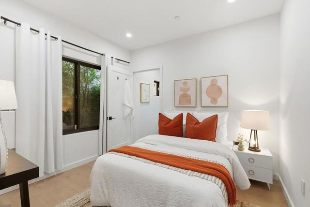 914 Woodside Road, Redwood City, CA 94061