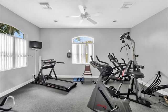 5477 Grande Palm Cir, Delray Beach, FL 33484