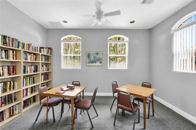 5477 Grande Palm Cir, Delray Beach, FL 33484