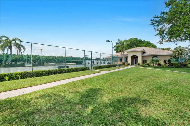 5477 Grande Palm Cir, Delray Beach, FL 33484