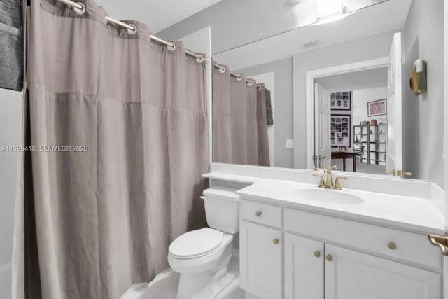 5477 Grande Palm Cir, Delray Beach, FL 33484