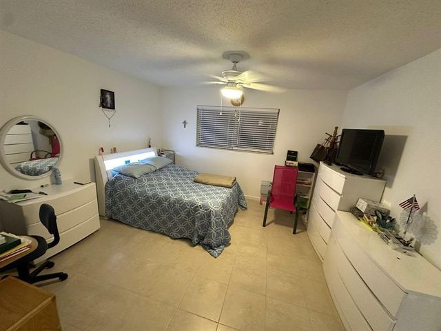3075 Gardens E Drive 24, Palm Beach Gardens, FL 33410