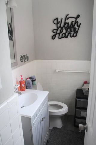 13427 Pembroke Avenue, Detroit, MI 48235