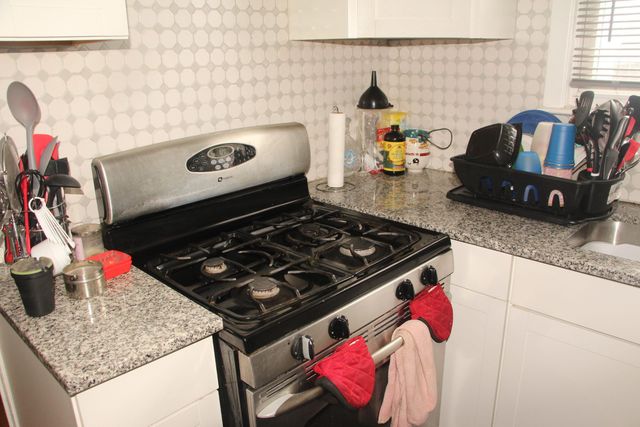 13427 Pembroke Avenue, Detroit, MI 48235