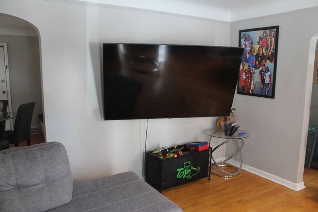 13427 Pembroke Avenue, Detroit, MI 48235