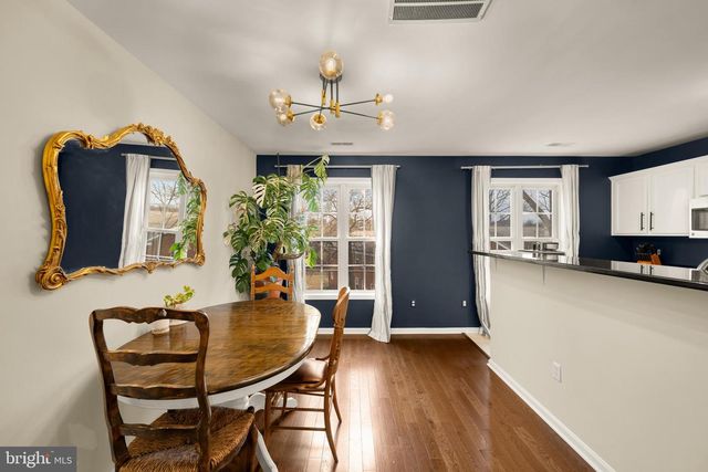 1636 S TAYLOR ST, Arlington, VA 22204