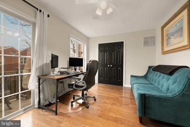 1636 S TAYLOR ST, Arlington, VA 22204