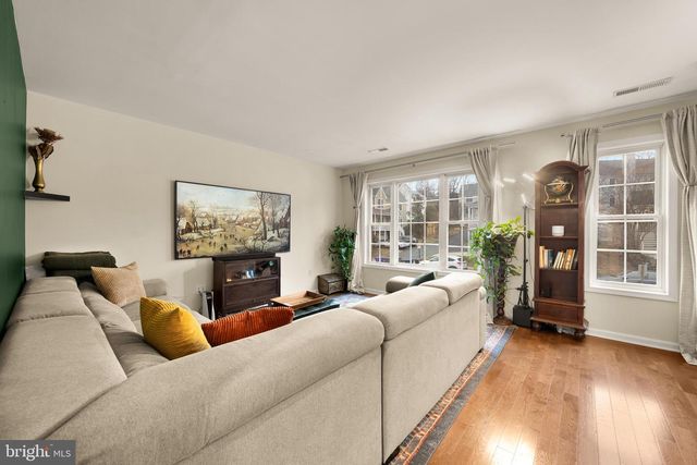 1636 S TAYLOR ST, Arlington, VA 22204