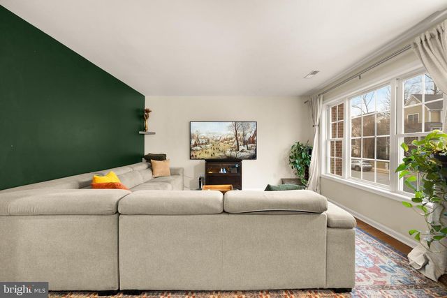 1636 S TAYLOR ST, Arlington, VA 22204