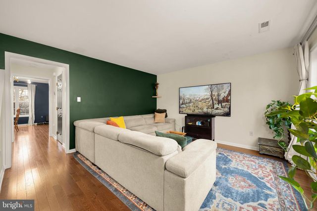 1636 S TAYLOR ST, Arlington, VA 22204