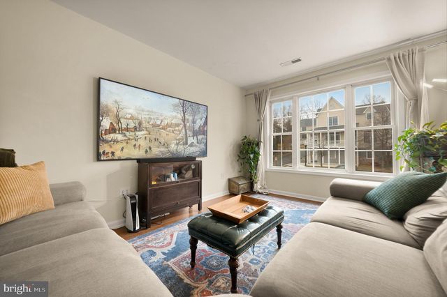 1636 S TAYLOR ST, Arlington, VA 22204