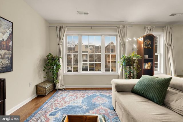 1636 S TAYLOR ST, Arlington, VA 22204