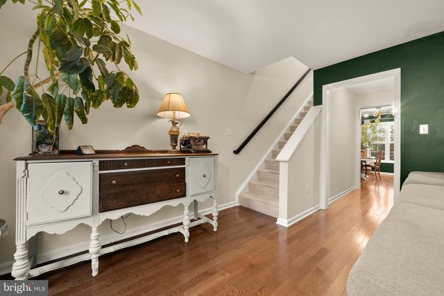 1636 S TAYLOR ST, Arlington, VA 22204