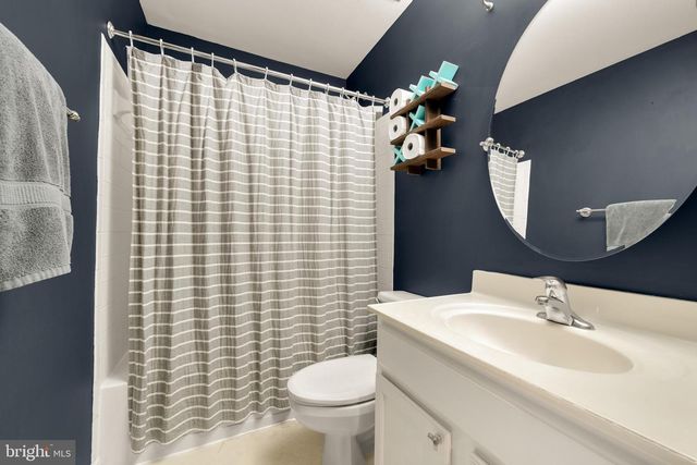 1636 S TAYLOR ST, Arlington, VA 22204