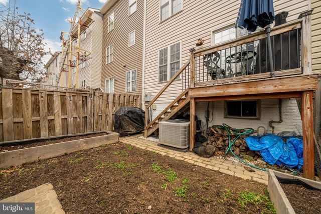 1636 S TAYLOR ST, Arlington, VA 22204