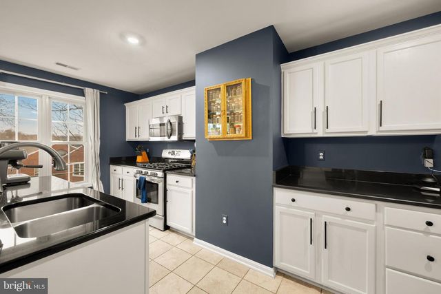 1636 S TAYLOR ST, Arlington, VA 22204