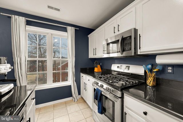 1636 S TAYLOR ST, Arlington, VA 22204