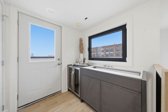 2481 N Milwaukee Avenue 401, Chicago, IL 60647