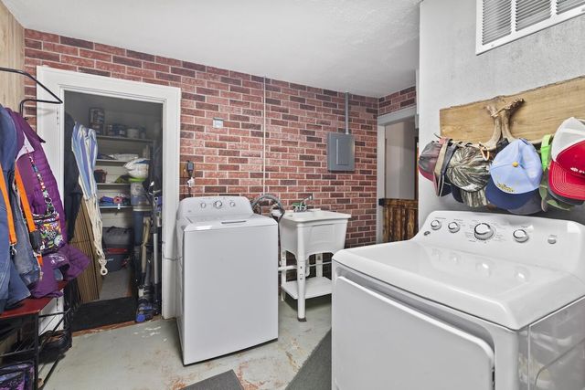243 Sumner STREET, Hartford, WI 53027