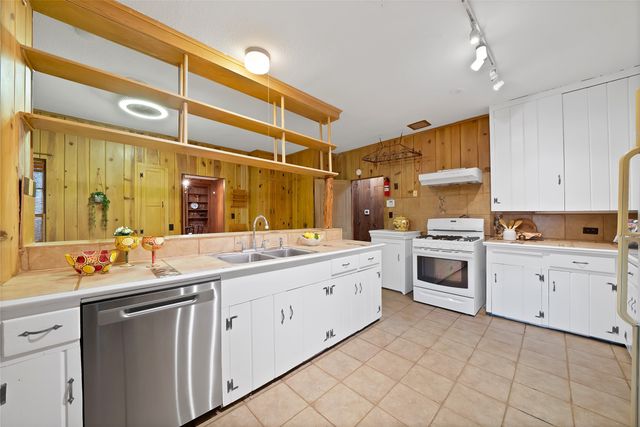 5000 Meadowbrook Drive, Fort Worth, TX 76103