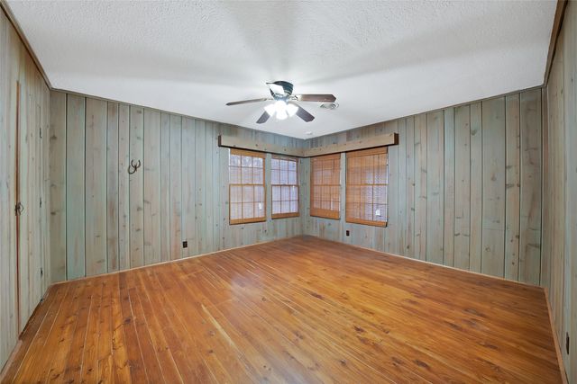 5000 Meadowbrook Drive, Fort Worth, TX 76103