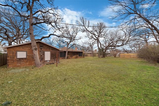 5000 Meadowbrook Drive, Fort Worth, TX 76103