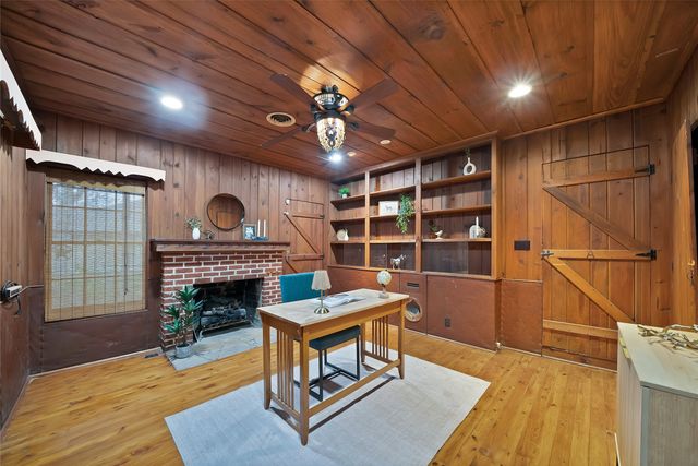 5000 Meadowbrook Drive, Fort Worth, TX 76103