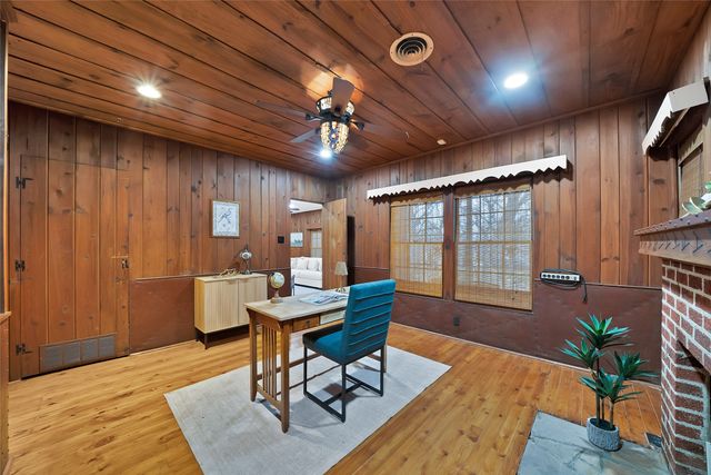 5000 Meadowbrook Drive, Fort Worth, TX 76103