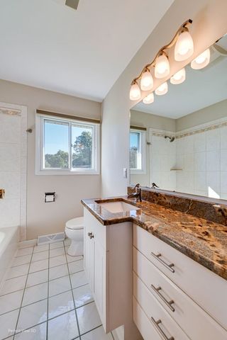 1N274 Woods Avenue, Carol Stream, IL 60188