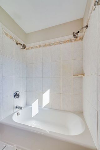 1N274 Woods Avenue, Carol Stream, IL 60188