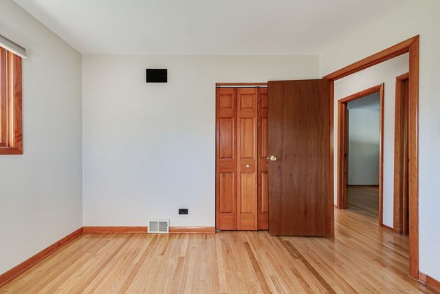 1N274 Woods Avenue, Carol Stream, IL 60188