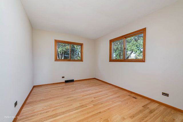 1N274 Woods Avenue, Carol Stream, IL 60188