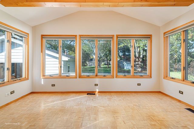 1N274 Woods Avenue, Carol Stream, IL 60188