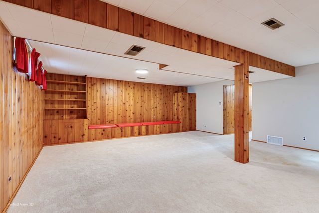 1N274 Woods Avenue, Carol Stream, IL 60188