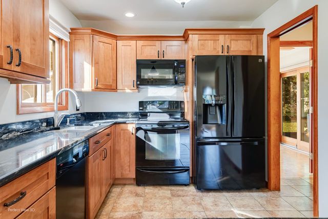 1N274 Woods Avenue, Carol Stream, IL 60188