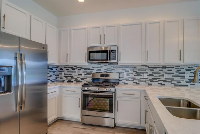 31045 LINDENTREE DRIVE, Wesley Chapel, FL 33543