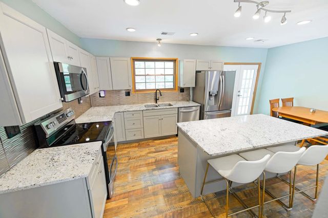 2086 Miller Drive, Huntington, WV 25701