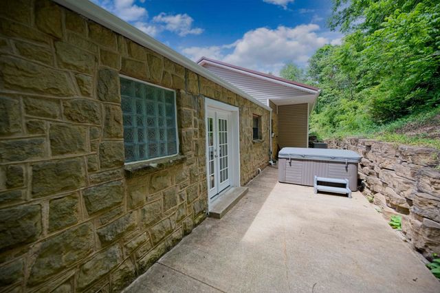 2086 Miller Drive, Huntington, WV 25701