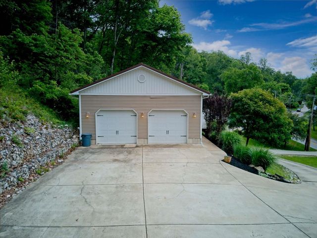 2086 Miller Drive, Huntington, WV 25701