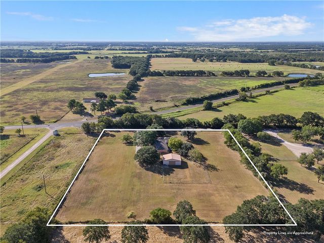 158 Old Tokio Road, West, TX 76691