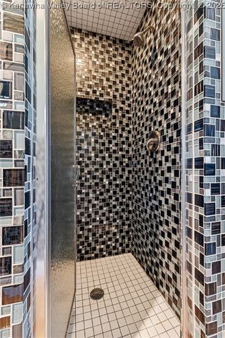 1512 Ravinia Road, Charleston, WV 25314