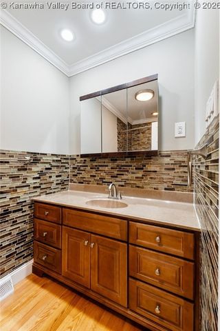 1512 Ravinia Road, Charleston, WV 25314