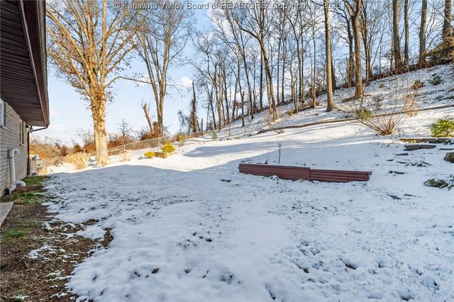 1512 Ravinia Road, Charleston, WV 25314