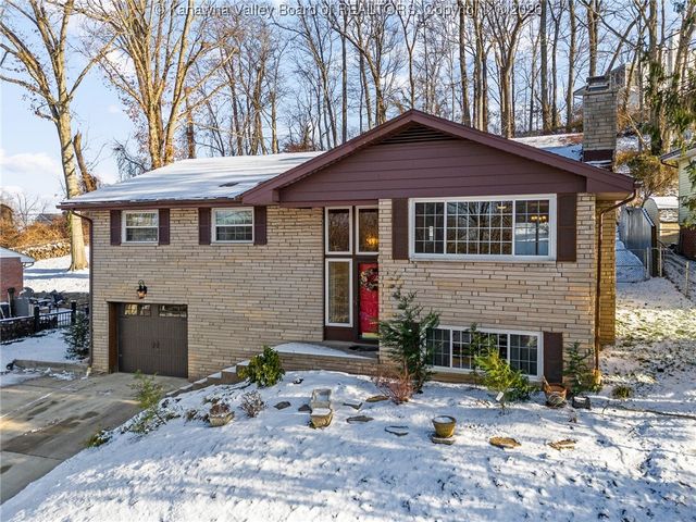 1512 Ravinia Road, Charleston, WV 25314